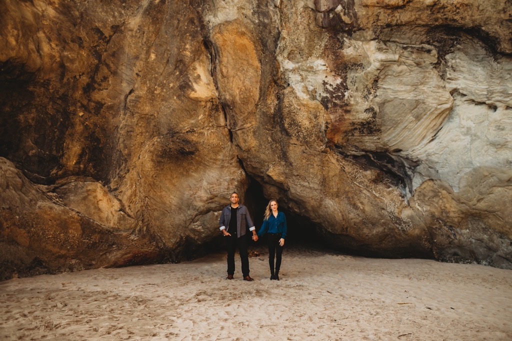 beach engagement photos on Oregon coast