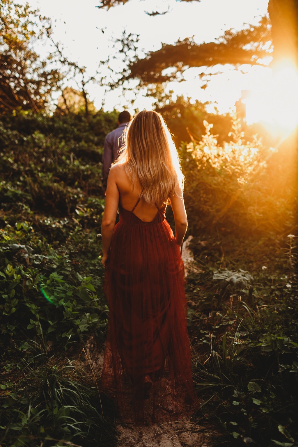 beach engagement photos on Oregon coast