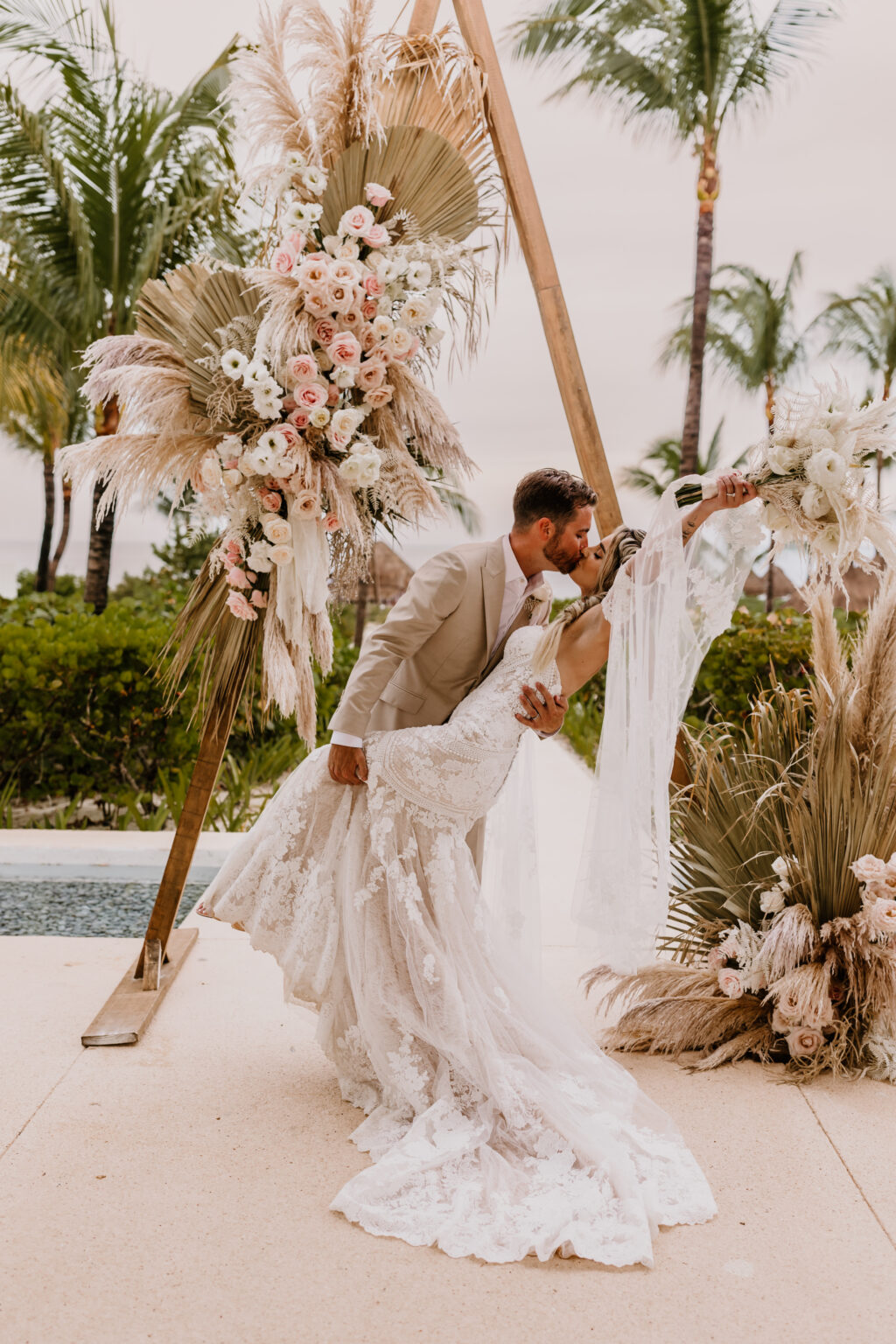 playa mujeres mexico wedding